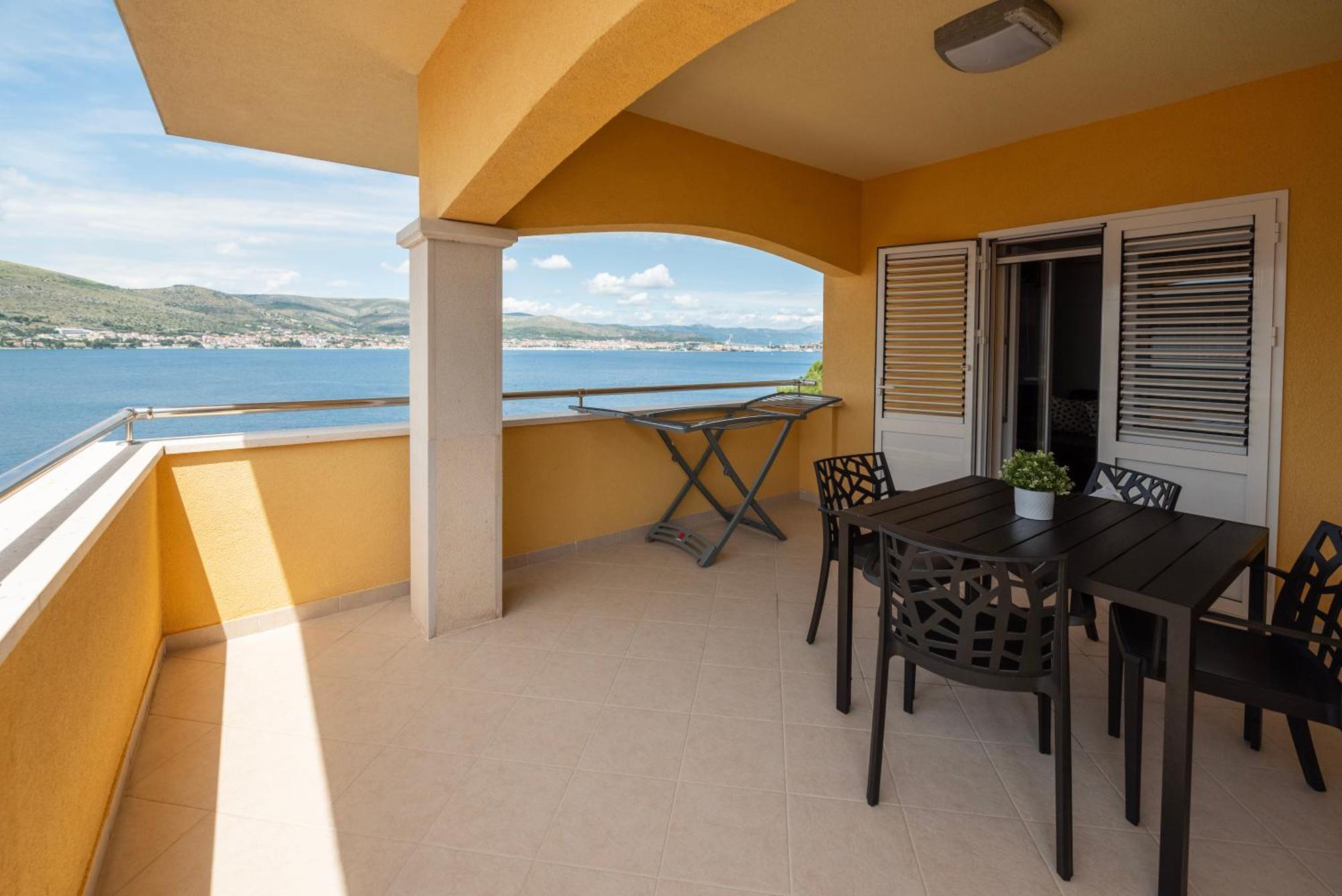 Lavanda Residence With Heated Pool Trogir Split Donji Okrug  Eksteriør billede